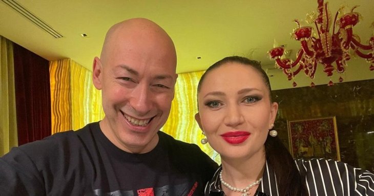 Дмитро Гордон висловився про інтимні фото від фанаток і що б він змінив у шлюбі з Бацман