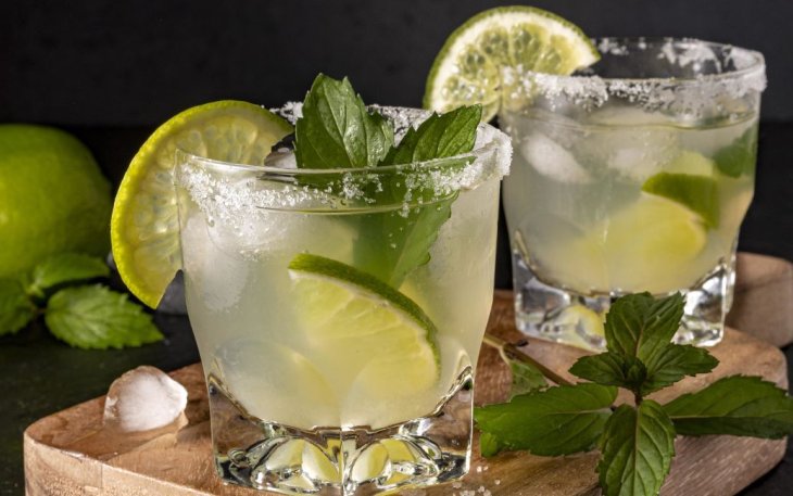 Що пити на ніч, щоб швидко схуднути і позбутися живота: прості напої, які спалюють жир