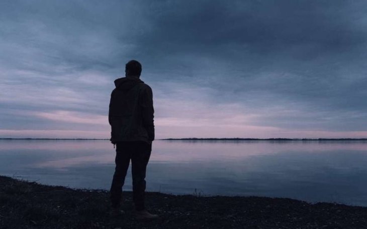 Позитивна самотність: вісім способів, як знайти щастя, навіть коли ви почуваєтеся одинокими