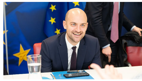 Франція закликає путіна серйозно розглянути оновлену мирну пропозицію США — Sky News