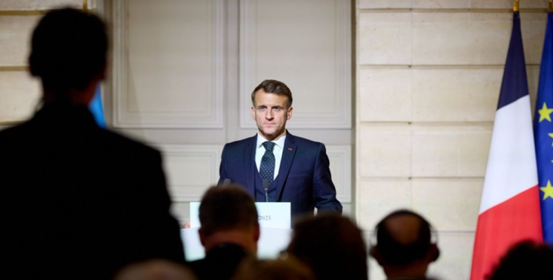 Україна — єдина країна, яка може говорити про території, — Макрон