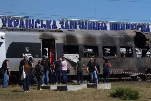 Чи витримає «Укрзалізниця» війну і безкоштовні квитки — BBC News Україна