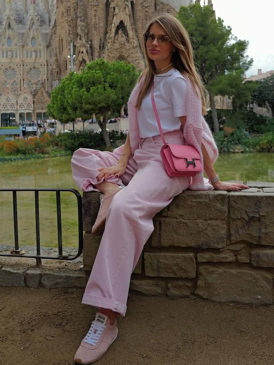 Дружина Зінченка показала милу прогулянку з чоловіком і дочками. Фото