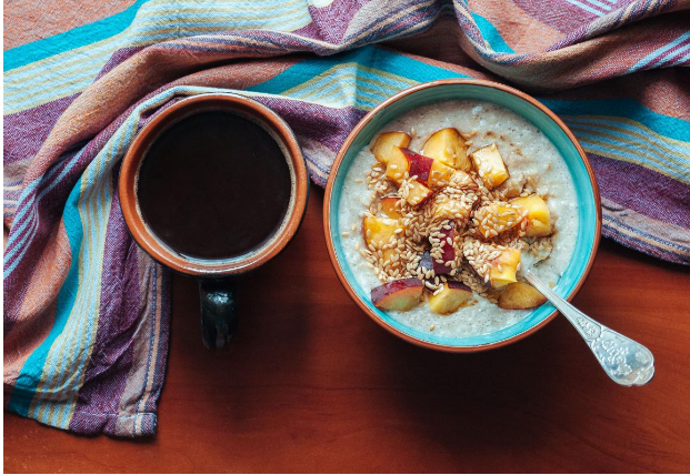 Чи корисно їсти один і той самий сніданок щодня: дієтологи дали чітку відповідь