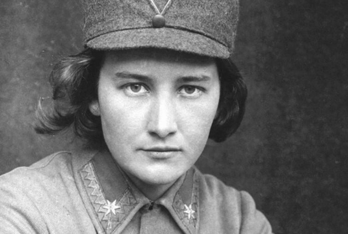 Олена Степанів