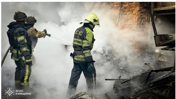 У Новгород-Сіверському російські окупанти поцілили у райвідділ поліції