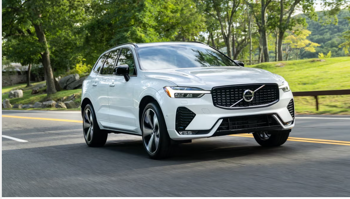 Гібридний кросовер, який поєднує потужність, економічність та високий комфорт: огляд нового Volvo XC60