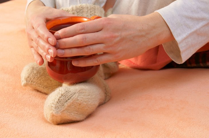 У вас весь час холодні руки — подібний стан може говорити про серйозні порушення