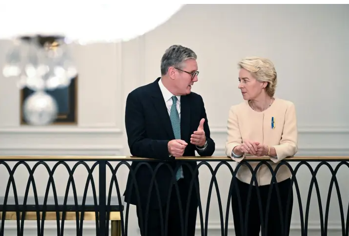 Прем'єр Британії та президентка Єврокомісії обговорили "вирішальний момент" для України