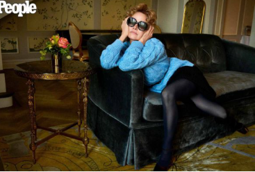 Памела Андерсон позувала з бровами-ниточками для журналу People (фото)