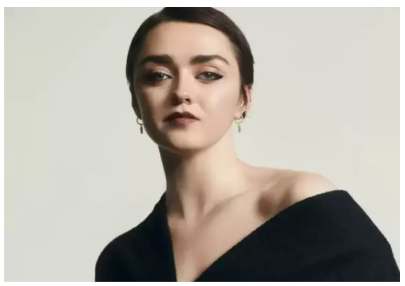 Акторка з "Гри престолів" знялася повністю оголеною