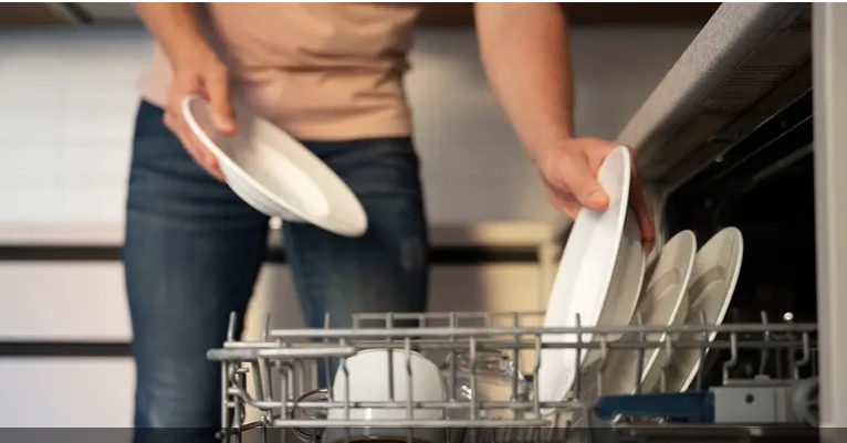 Як прочистити посудомийку від залишків їжі: 3 найефективніші способи 