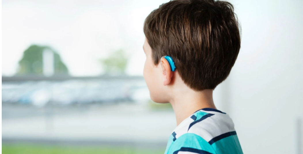 МОЗ: Майже 7 тисяч слухових апаратів для дітей та дорослих розвезуть у регіони впродовж грудня–січня