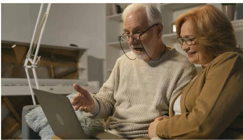 У 2026 році українцям змінять правила виходу на пенсію: кого торкнуться відмови