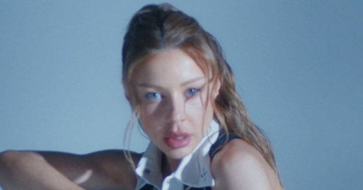 Тіна Кароль заспівала легендарну 