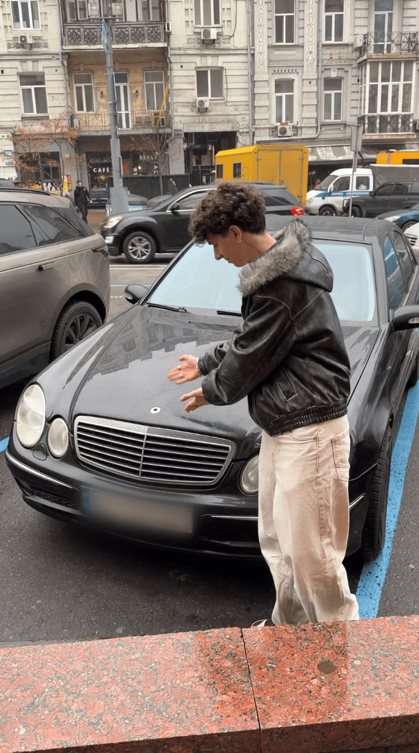 Муаяду пошкодили авто в центрі Києва