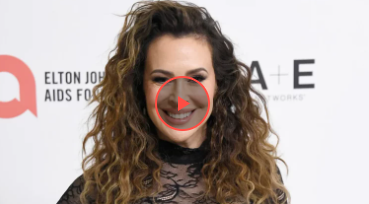 Алісса Мілано показала фото без макіяжу: як виглядає зірка серіалу "Усі жінки - відьми" у 53 роки (фото)