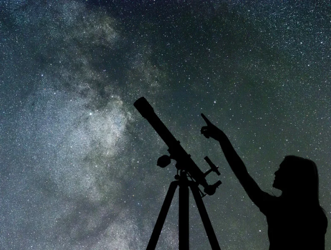 Першою різдвяною зіркою у Святвечір стане Капелла. Коли вона засяє над Україною?