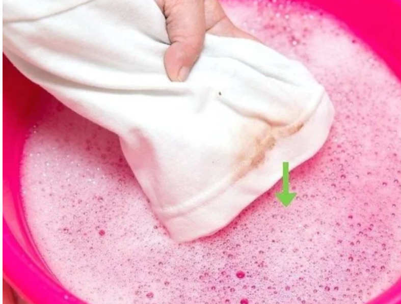 Як видалити плями шоколаду без зайвих витрат на засоби для прання