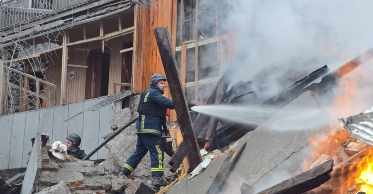 Удар "Іскандером" по Харкову — під завалами є люди