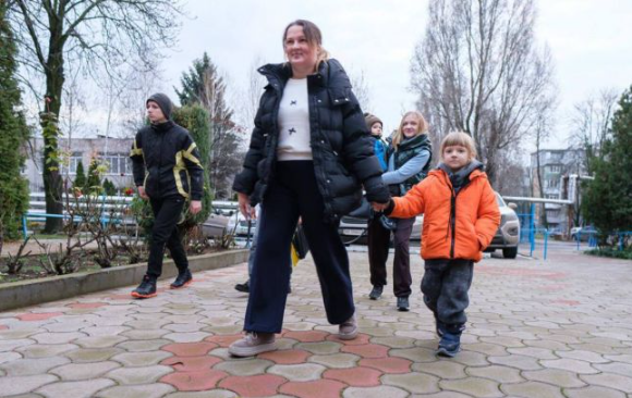 Примусову евакуацію оголосили в 58 населених пунктах: про які області йдеться