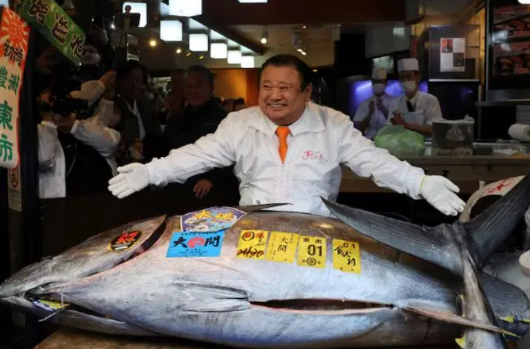 На аукціоні гігантського блакитного тунця продали за рекордні 3,2 мільйони доларів