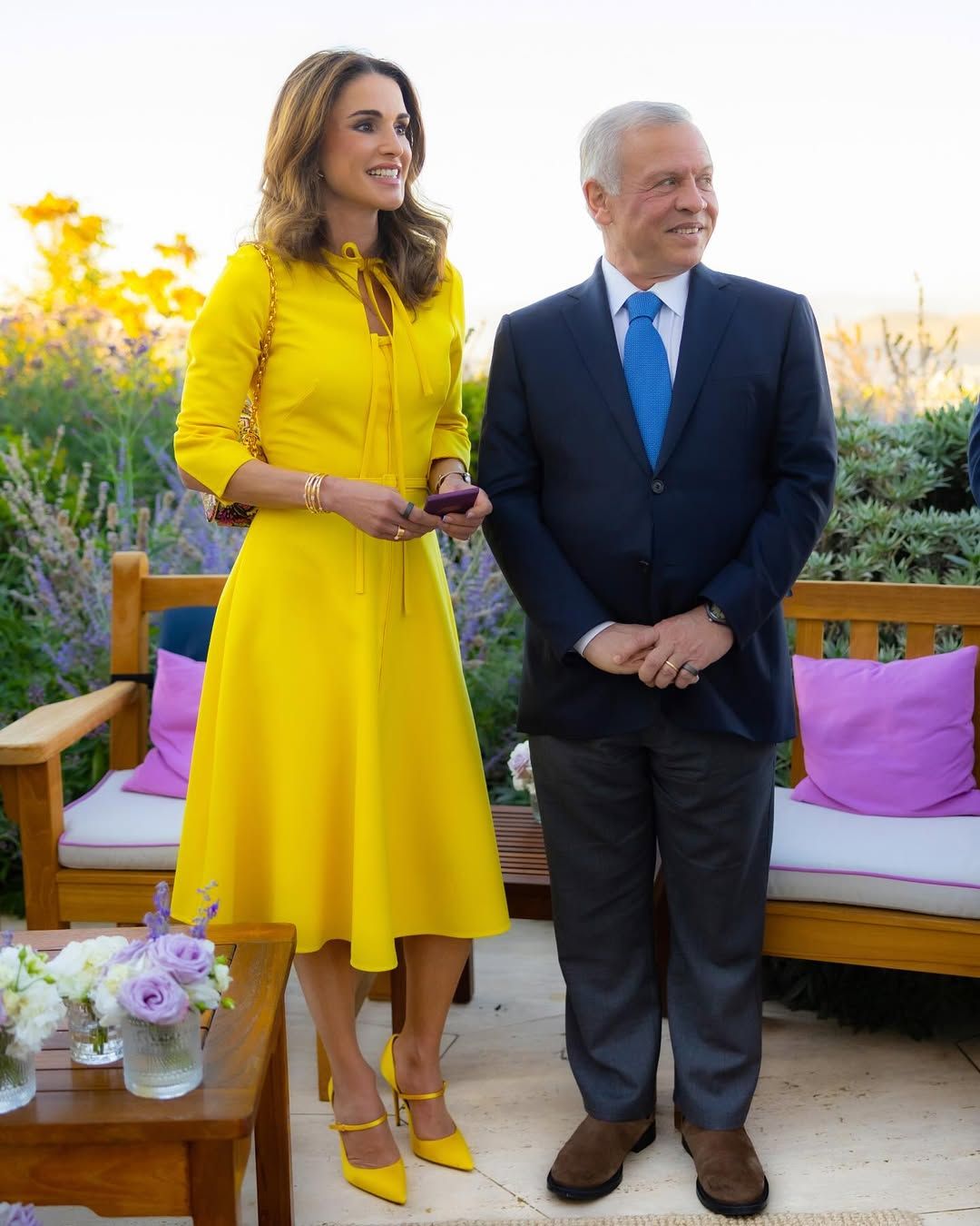 Зіпсують навіть продуманий образ: які кольори не варто носити у 2026 