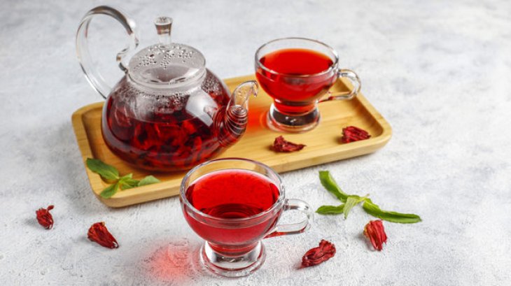 Чай каркаде: назвали цілющі властивості напою для організму