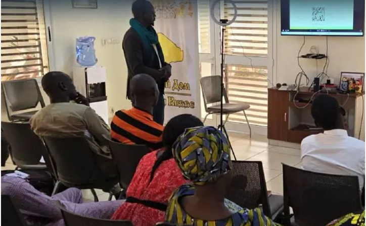 Керівник "россотруднічества" визнав залучення ПВК до відкриття "русскіх домов" в Африці