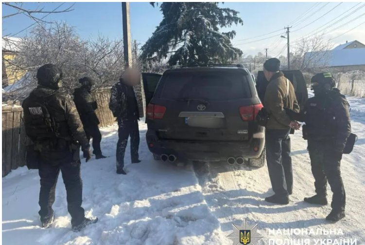 Шантаж за "неіснуючий борг": шістьох зловмисників затримано на Київщині
