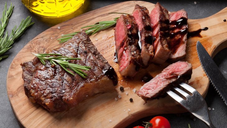 Що станеться з вашим організмом, якщо ви будете їсти червоне м'ясо щодня