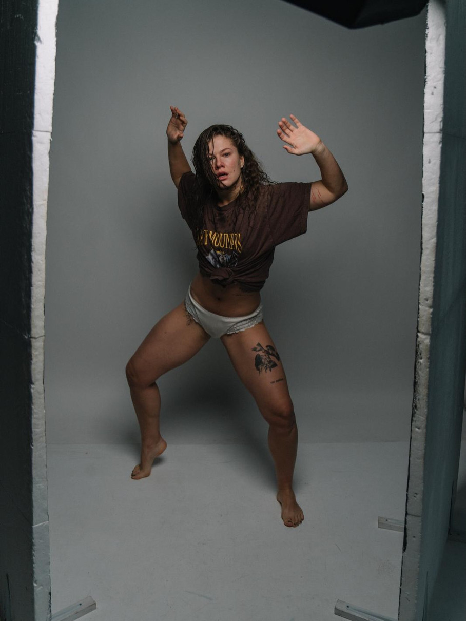 Акторка Дар\