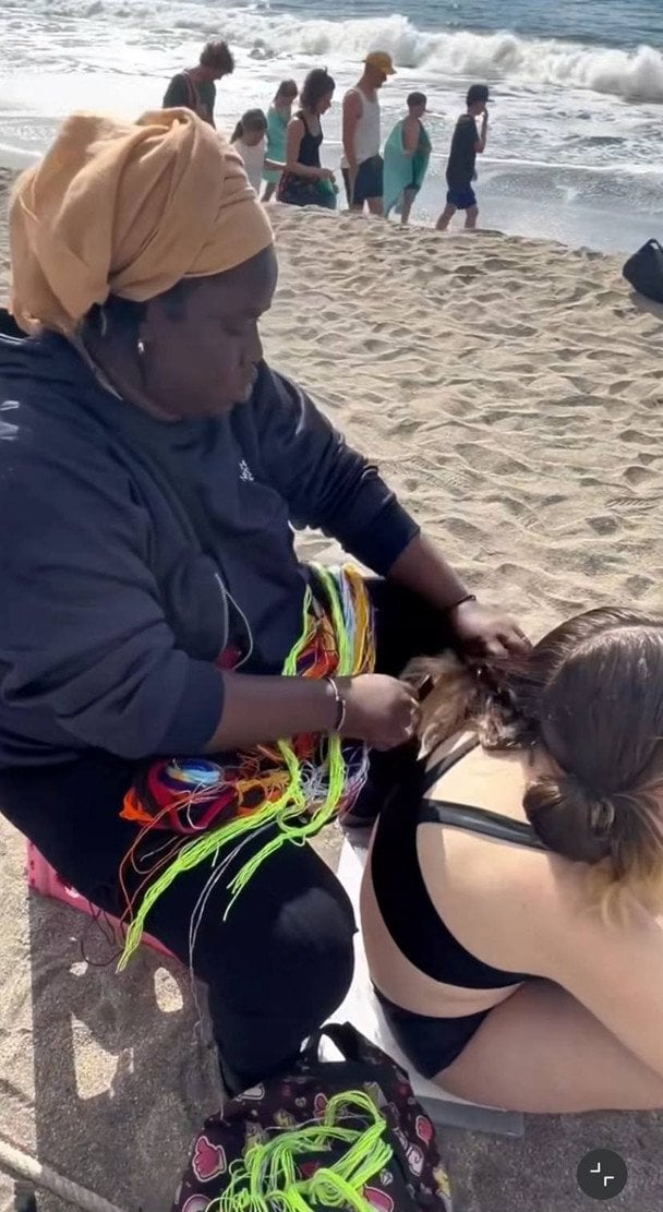 Старшій доньці Наталії Могилевської заплітають косички / &copy; instagram.com/nataliya_mogilevskaya