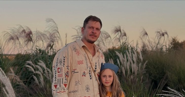 Відомий актор показав дієвий саморобний прилад, який без електрики та&nbsp;опалення обігріває будинок