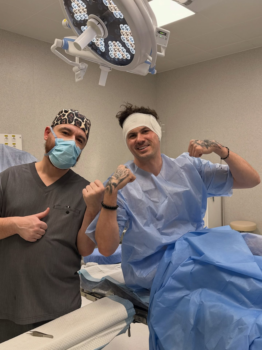 Євген Кот заінтригував операцією на вухах та відповів на критику у мережі