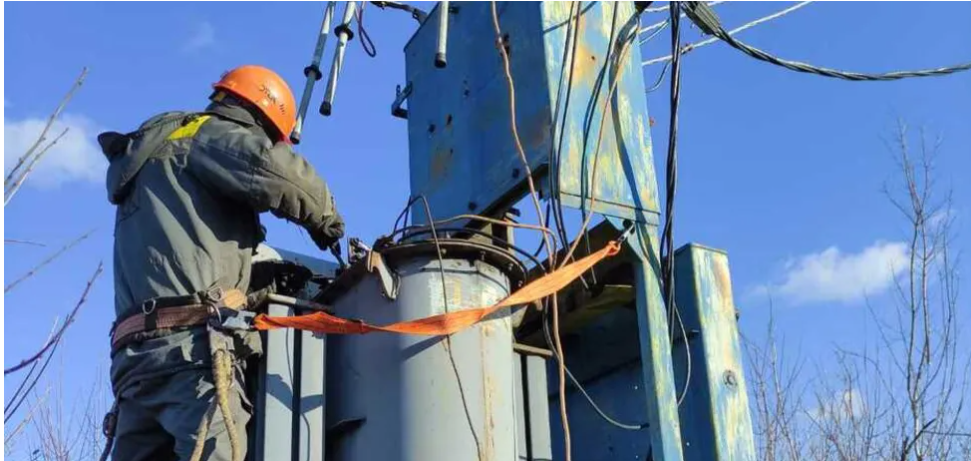 Кому доплачуватимуть по 20 тис. грн на місяць: уряд змінив зарплати через ситуацію в енергетиці