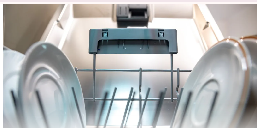  Посудомийка чи раковина: експерти вирахували дешевший спосіб миття посуду