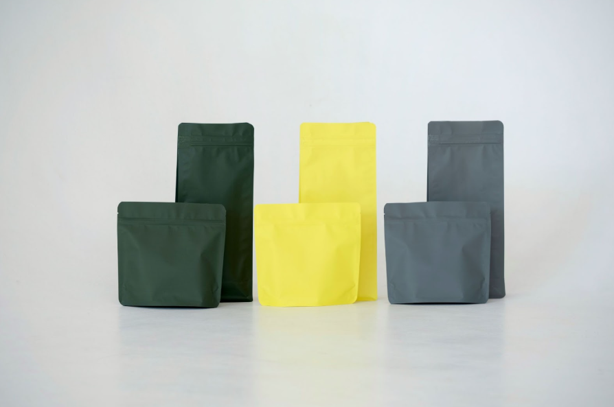 Як правильно вибрати упаковку для кави: дой-пак чи пакет з плоским дном?