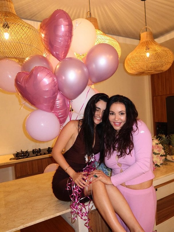 Анна Трінчер з&nbsp;мамою / &copy; instagram.com/annatrincher_official