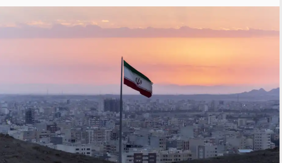 Росія таємно надала Ірану п’ять тонн готівки для підтримки режиму аятол, — ЗМІ