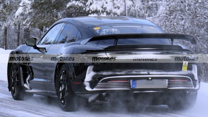 Найпотужніший Taycan проходить зимові тести (ФОТО)