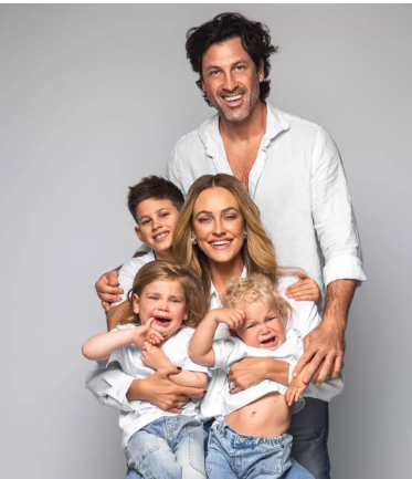 «Година сліз та підкупу»: перший «Холостяк» Максим Чмерковський показав фотосесію з трьома синами