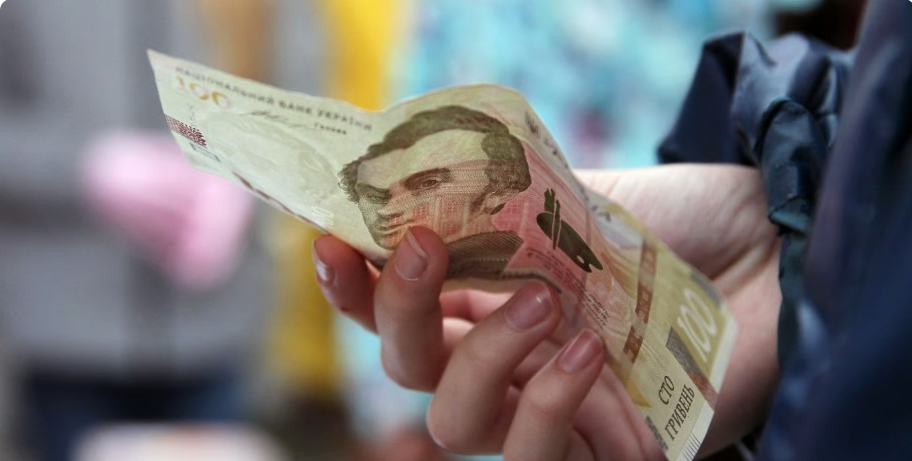 Українці не зможуть використати ці купюри — які гроші хоче замінити НБУ