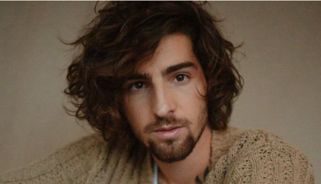 Що читає харківський співак: Дантес зізнався, які романи "розірвали" його зсередини