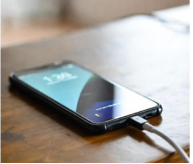 Чому потрібно заряджати смартфон від 20% до 80%