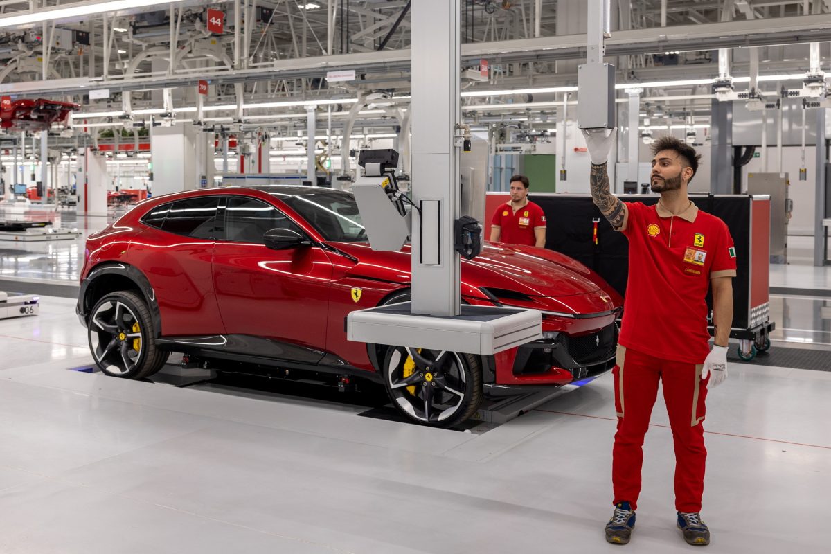 Працівники Ferrari отримають рекордні бонуси попри скорочення продажів - фото 2