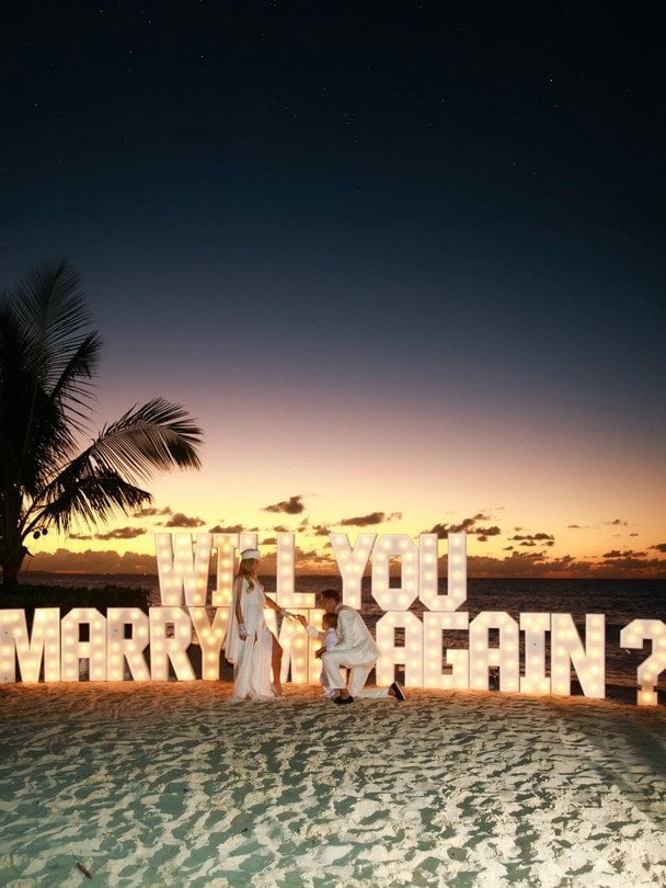 Періс Гілтон із чоловіком та сином / &copy; instagram.com/parishilton