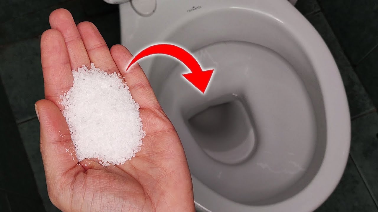 Господині розповіли, як без хімії очистити унітаз до ідеального стану 