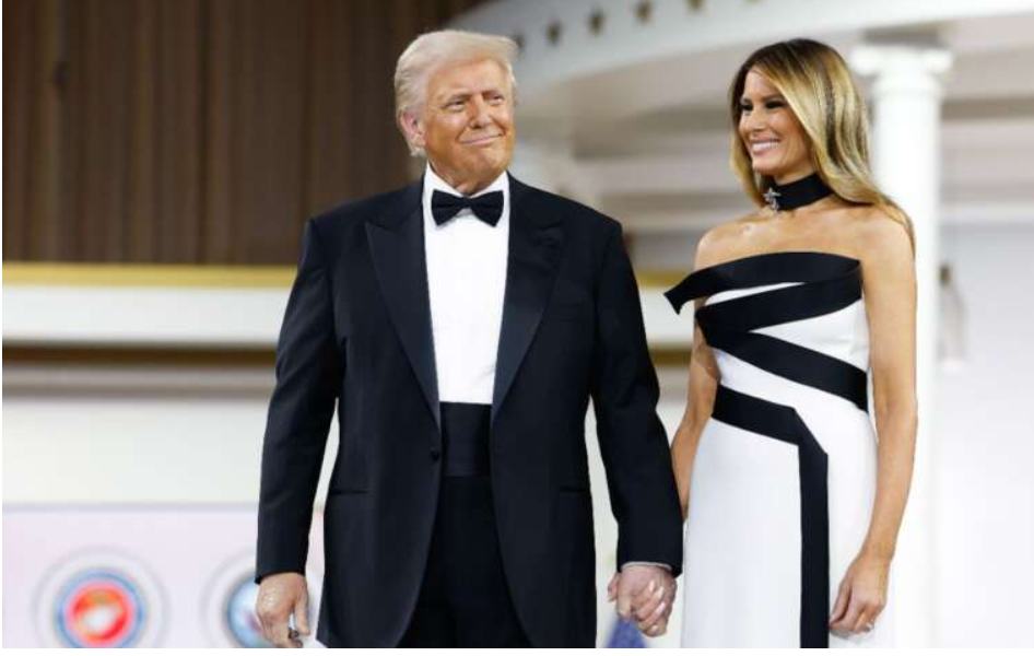 Меланію Трамп висміяли у мережі за безглузді штани (ФОТО)  