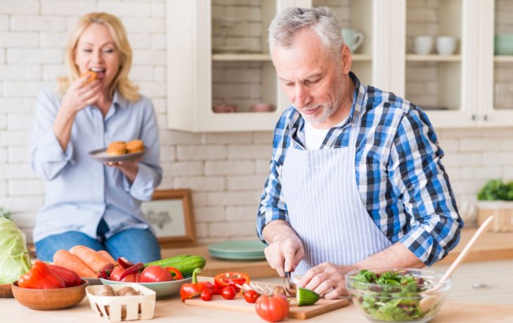 Медики назвали продукти, що захищають від деменції